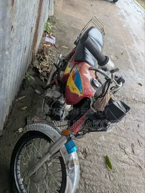 হোন্ডা ২০০১ লাল