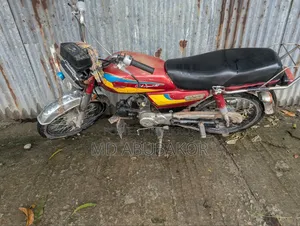 হোন্ডা ২০০১ লাল