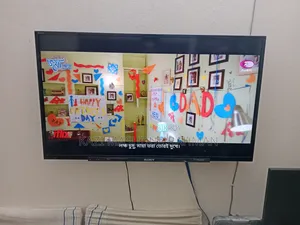 Sony BRAVIA 40" Full HD TV + TX20 Pro Android TV Box