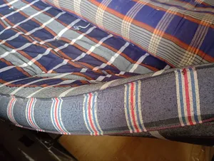 ব্যবহৃত জাজিম ও তোশক বিক্রি হবে