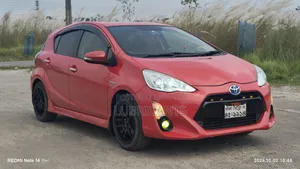 Toyota Aqua 2015 Red