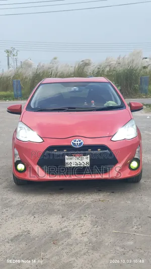 Toyota Aqua 2015 Red