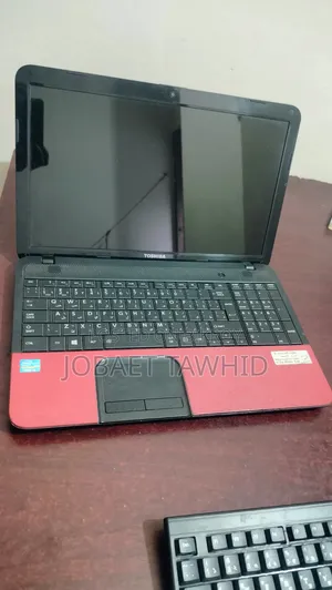 Laptop Toshiba Satellite C850 2GB Intel Core i3 HDD 320GB
