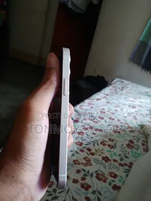 অ্যাপল আইফোন ১২ ১২৮ জিবি হোয়াইট