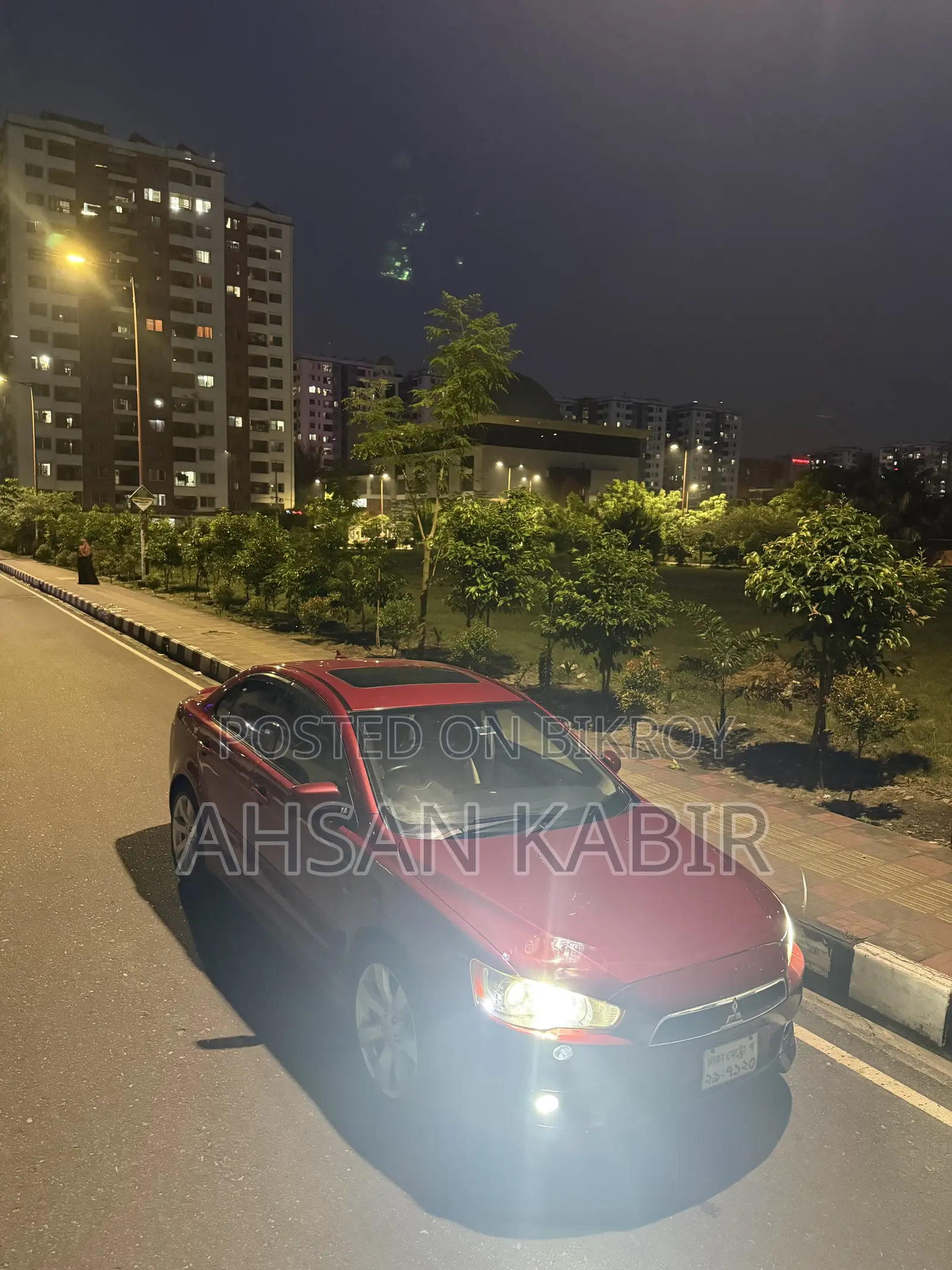 মিতসুবিশি ল্যান্সার ২০১০ লাল