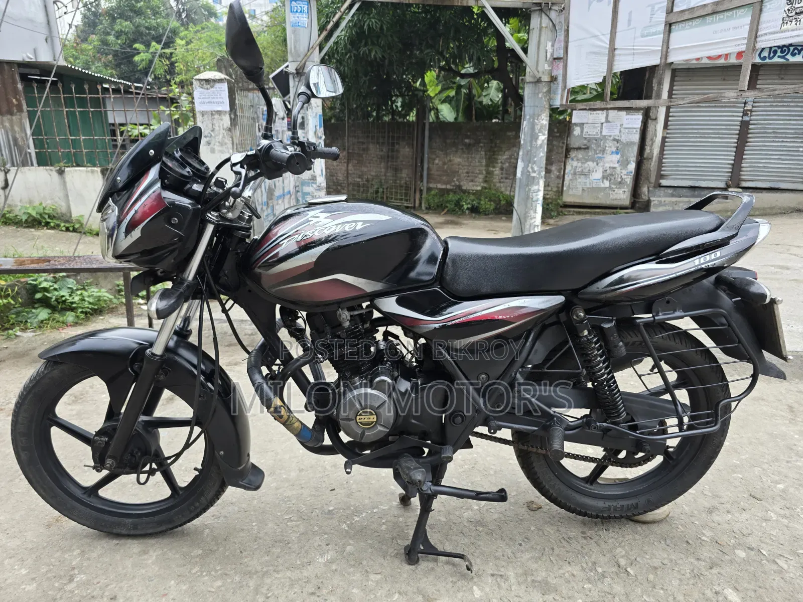 বাজাজ ডিসকভার ১০০ ২০১৫ কালো