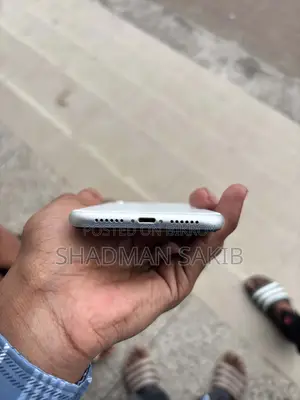 অ্যাপল আইফোন এক্সআর ১২৮ জিবি সাদা