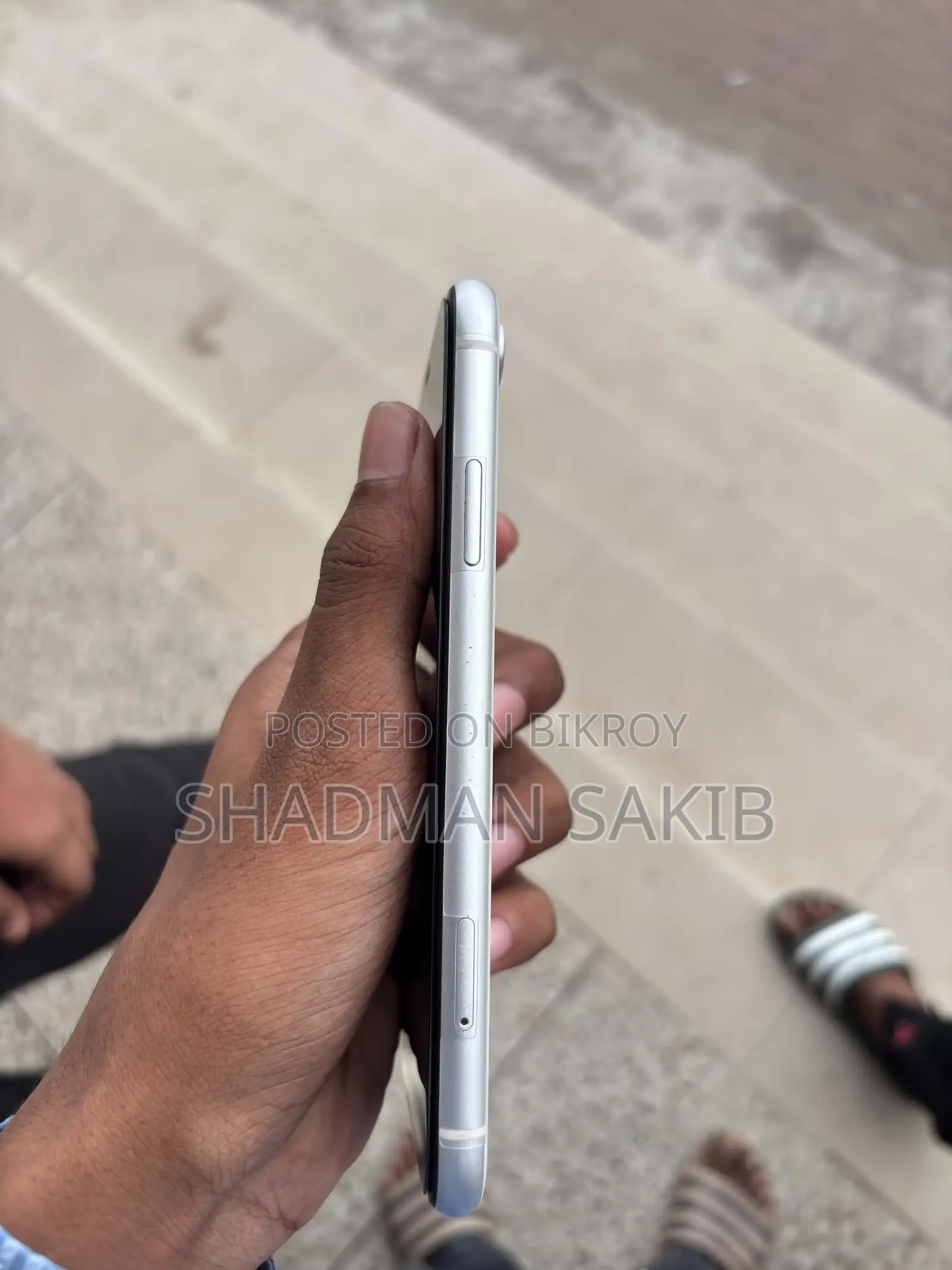 অ্যাপল আইফোন এক্সআর ১২৮ জিবি সাদা