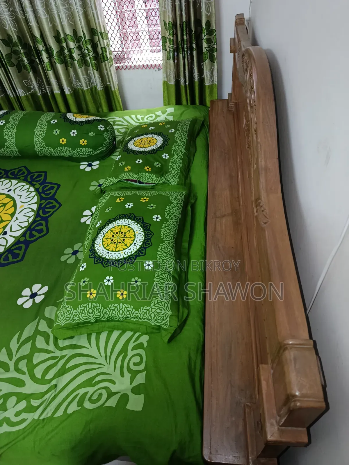 6/7 Feet King Size Bed (Teak Wood)