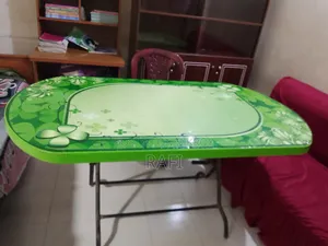 ফোল্ডেবল টেবিল