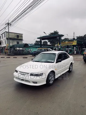 টয়োটা করোল্লা ১৯৯৭ হোয়াইট