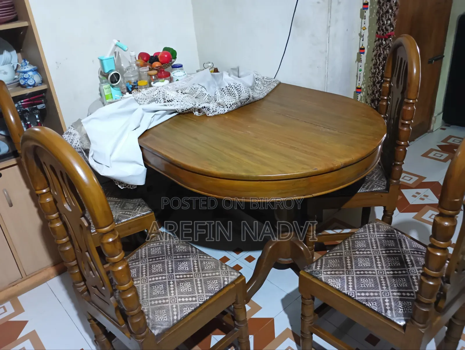 ডাইনিং টেবিল (৪ চেয়ার)