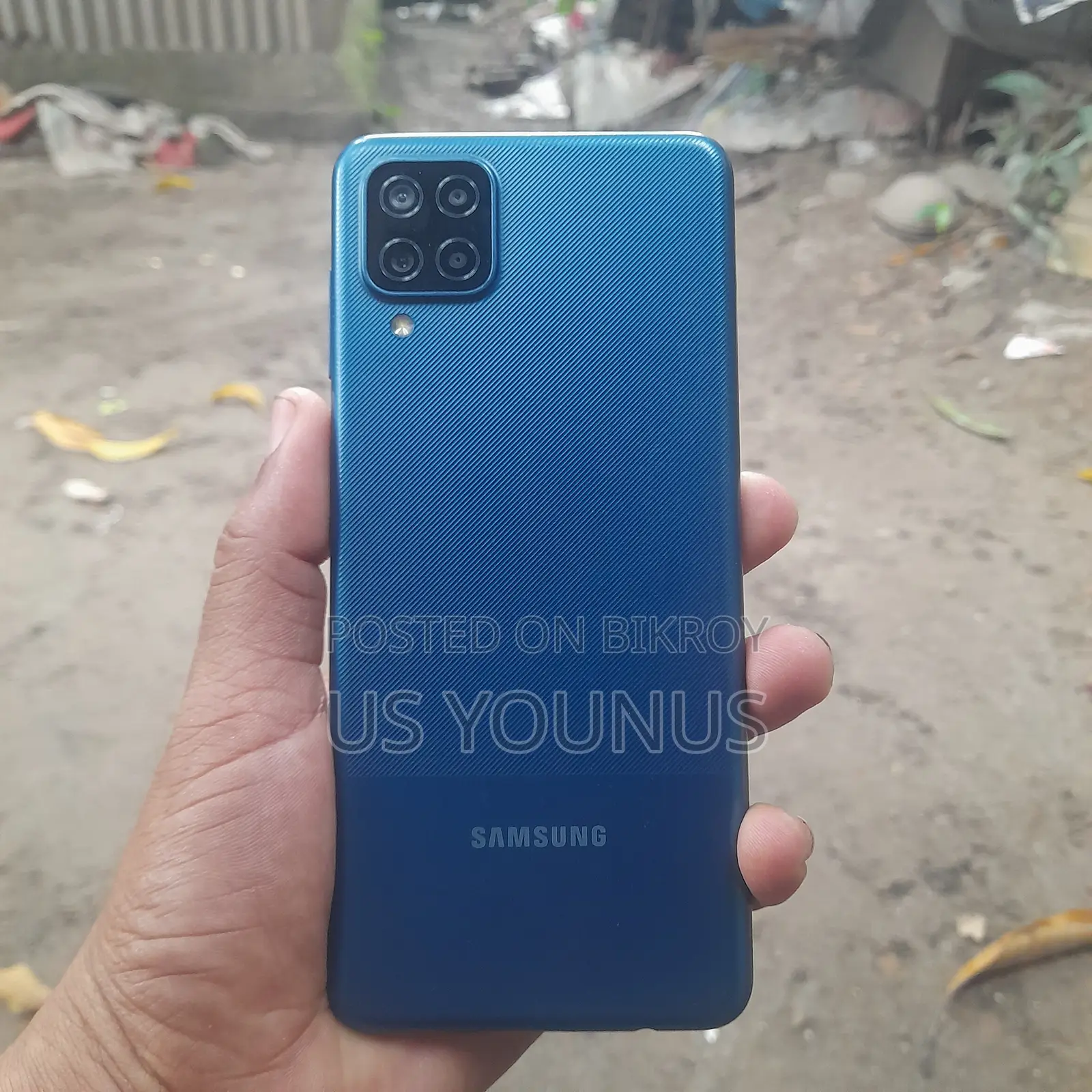 New Samsung Galaxy A12 64 GB Gold