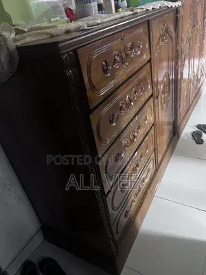 সেগুন কাঠের ওয়ারড্রোব