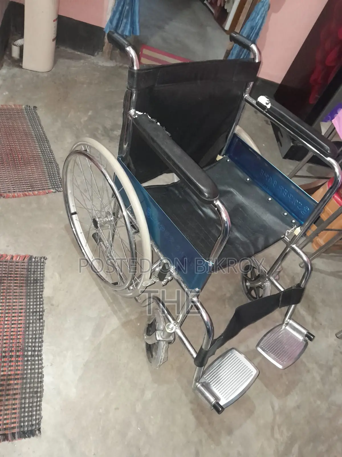 হুইল চেয়ার