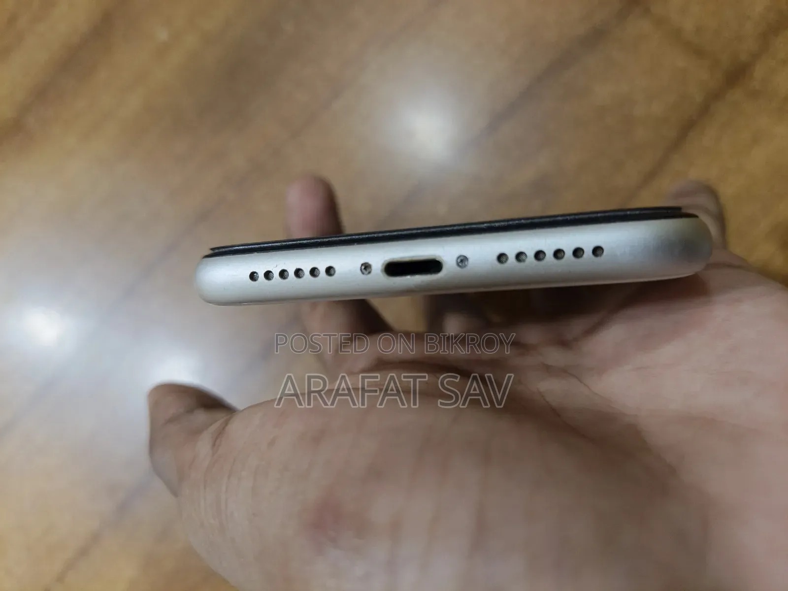 অ্যাপল আইফোন ১১ ১২৮ জিবি হোয়াইট