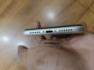অ্যাপল আইফোন ১১ ১২৮ জিবি হোয়াইট