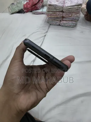 মোবাইল ফোন ১২৮ জিবি কালো