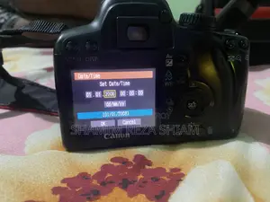 Canon 100D