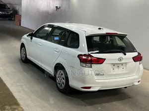 Toyota Corolla Fielder 1.5 Hybrid FWD 2021 White