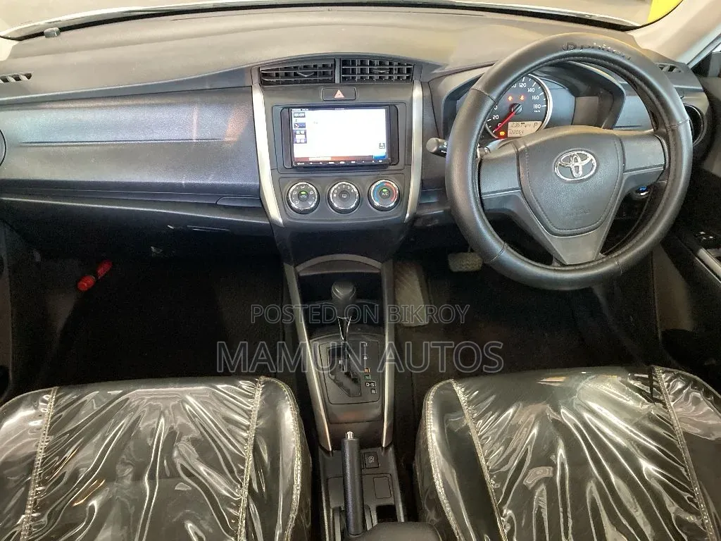 Toyota Corolla Fielder 1.5 Hybrid FWD 2021 White