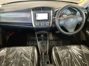 Toyota Corolla Fielder 1.5 Hybrid FWD 2021 White