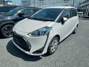 Toyota Sienta 2021 Pearl