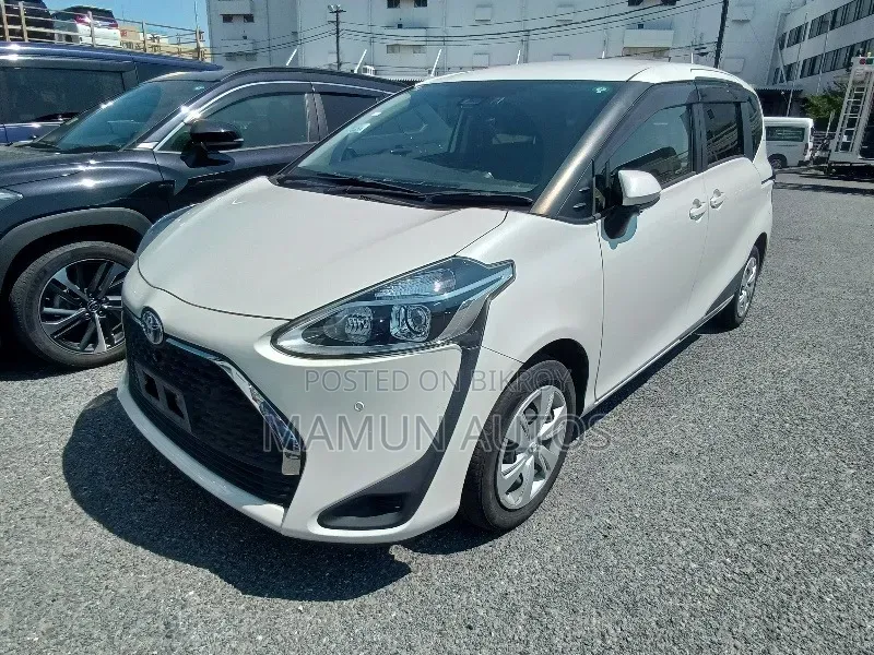 Toyota Sienta 2021 Pearl