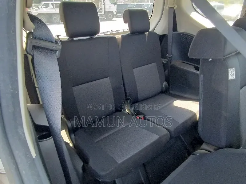 Toyota Sienta 2021 Pearl