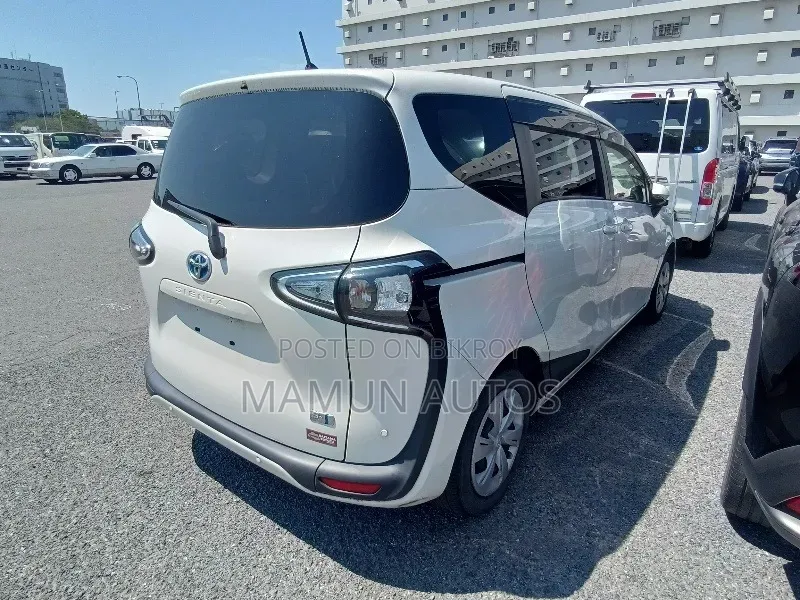 Toyota Sienta 2021 Pearl