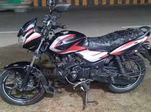 বাজাজ ডিসকভার ১২৫ ২০২৪ কালো