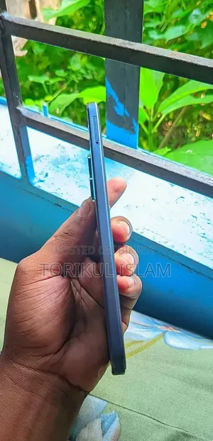 টেকনো স্পার্ক ৪০ প্রো ১২৮ জিবি নীল