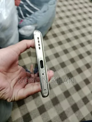 রিয়েলমি ১২ প্রো প্লাস ২৫৬ জিবি সাদা