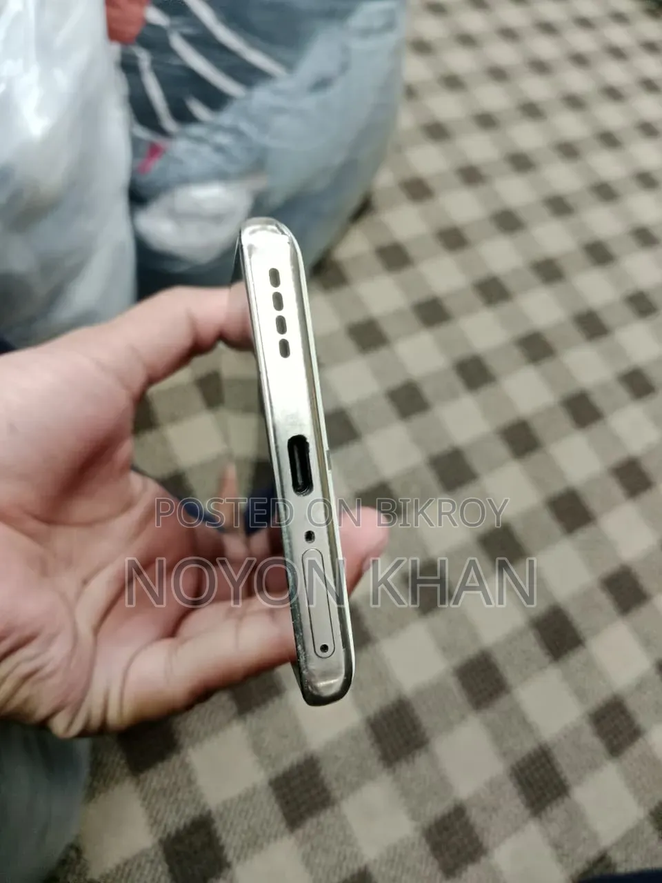 রিয়েলমি ১২ প্রো প্লাস ২৫৬ জিবি সাদা