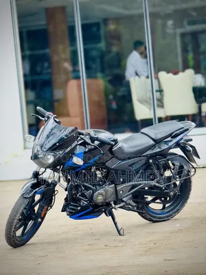 নতুন বাজাজ পালসার ১৫০ ২০২০ নীল