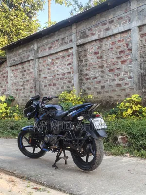 নতুন বাজাজ পালসার ১৫০ ২০২০ নীল