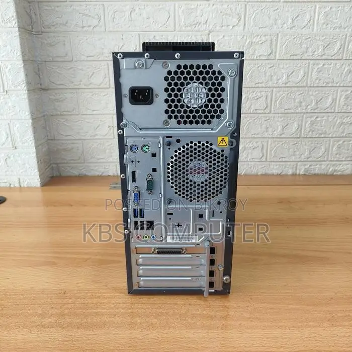 Desktop Computer Lenovo 4GB Intel Core i3 SSD 128GB