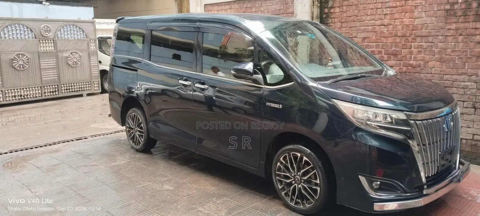 Toyota Esquire 1.8 Front-Wheel Drive Hybrid (7 seater) 2018 Blue
