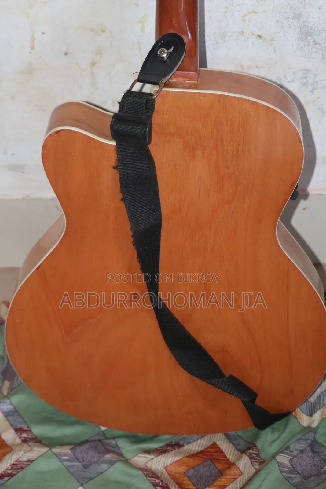 Guitar to be sold, it is brand new Signature Goges