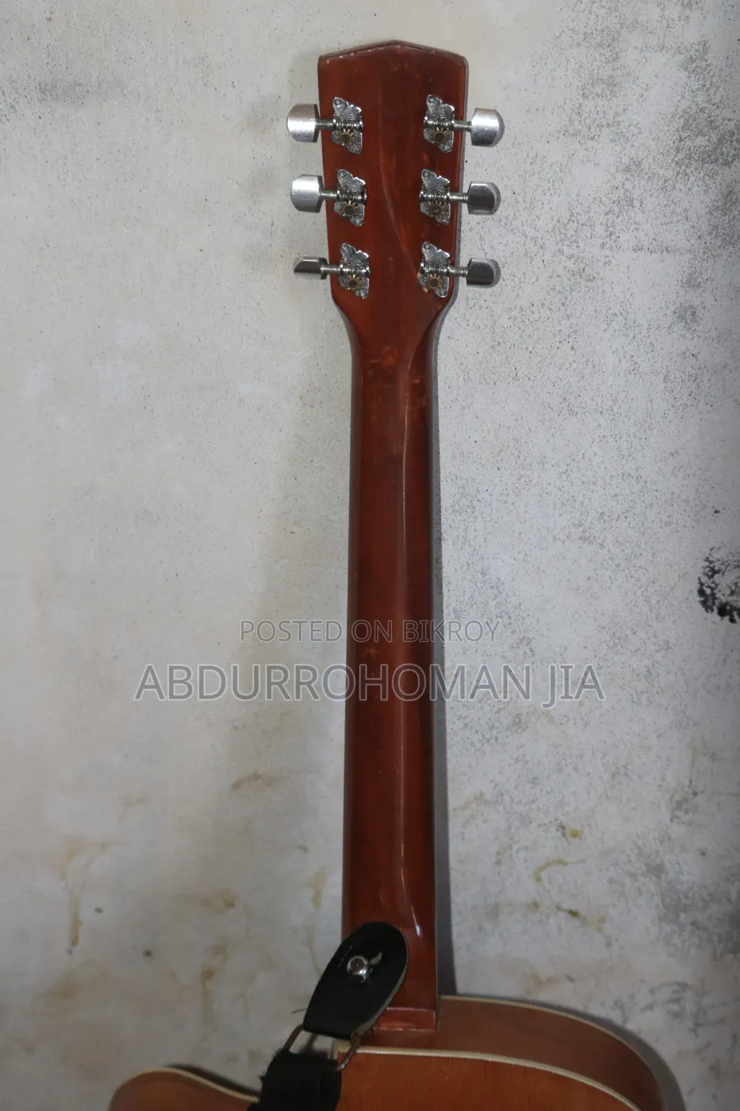 Guitar to be sold, it is brand new Signature Goges
