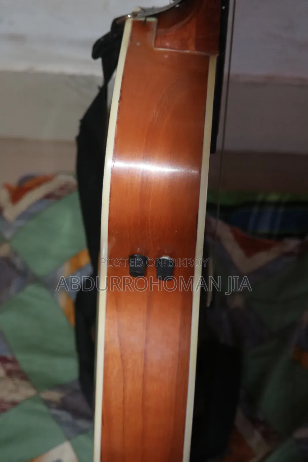 Guitar to be sold, it is brand new Signature Goges