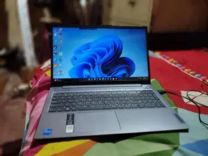 New Laptop Lenovo Ideapad 3 8GB Intel Core i5 SSD 512GB
