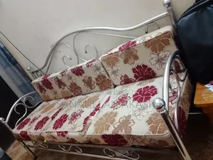 স্টিলনেস স্টিল ৩সিট এর সোফা