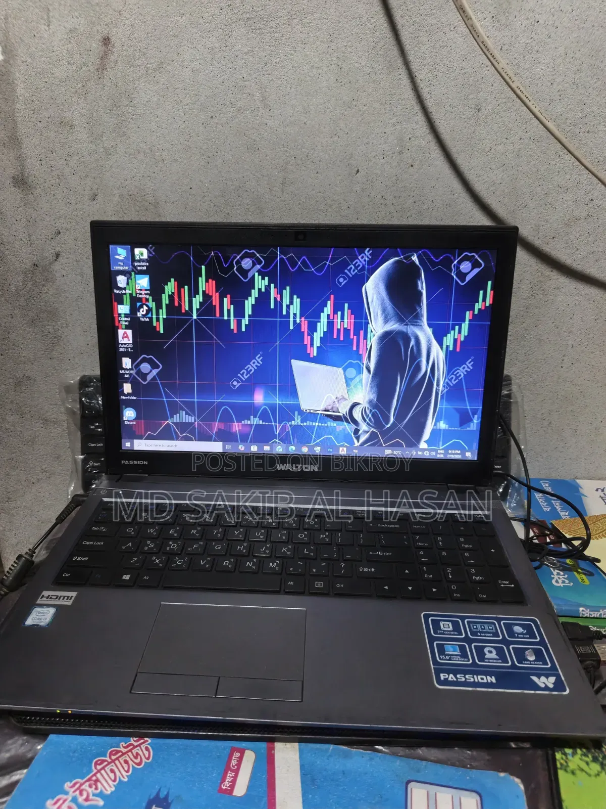 Laptop 8GB Intel Core i3 HDD+SSD 1T