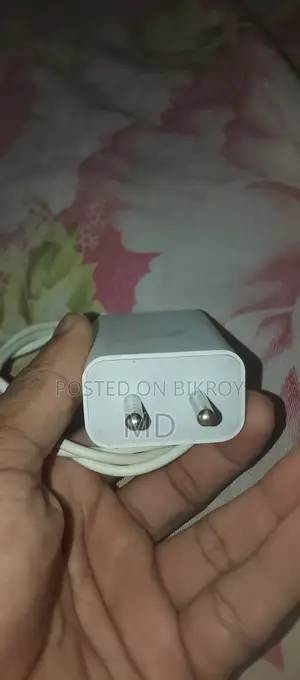 ইনফিনিক্স ৭০ডব্লিউ চার্জার
