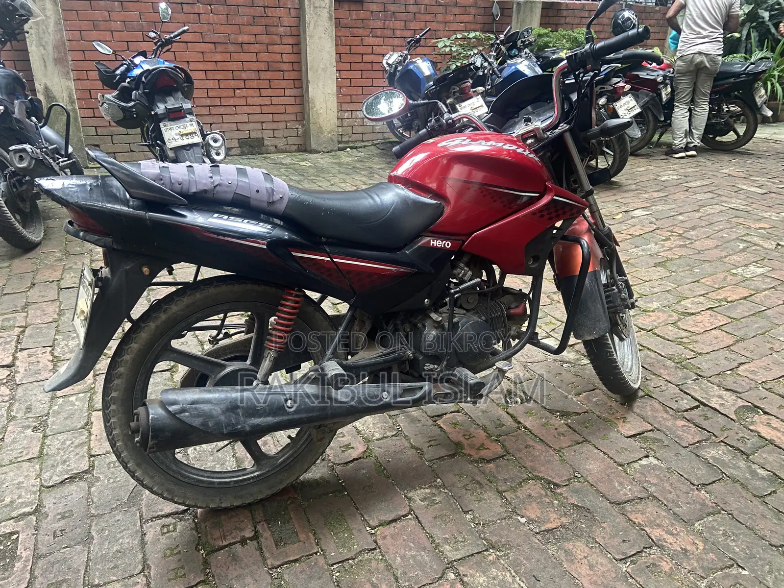হিরো গ্ল্যামার ২০১৮ রেড