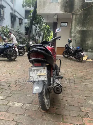 হিরো গ্ল্যামার ২০১৮ রেড