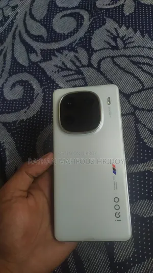 iQOO 12 512 GB White