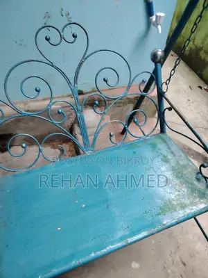 একটি দোলনা বিক্রি করা হবে