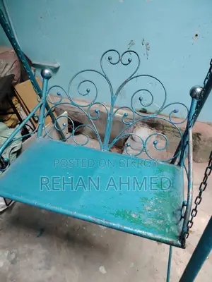 একটি দোলনা বিক্রি করা হবে
